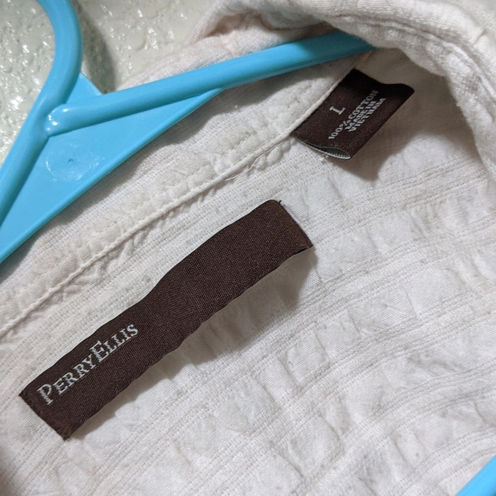 Perry Ellis t shirt blouse